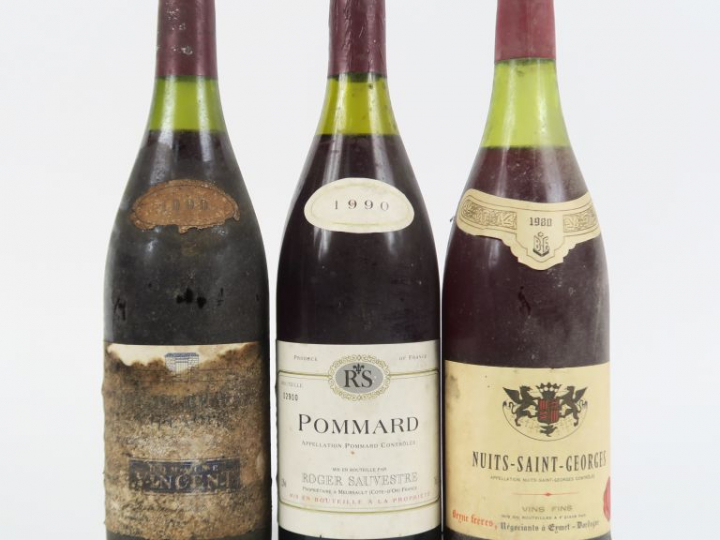 3 BOUTEILLES : 1 POMMARD ROGER SAUVESTRE 1990 - 1 NUITS ST GEORGES BEY