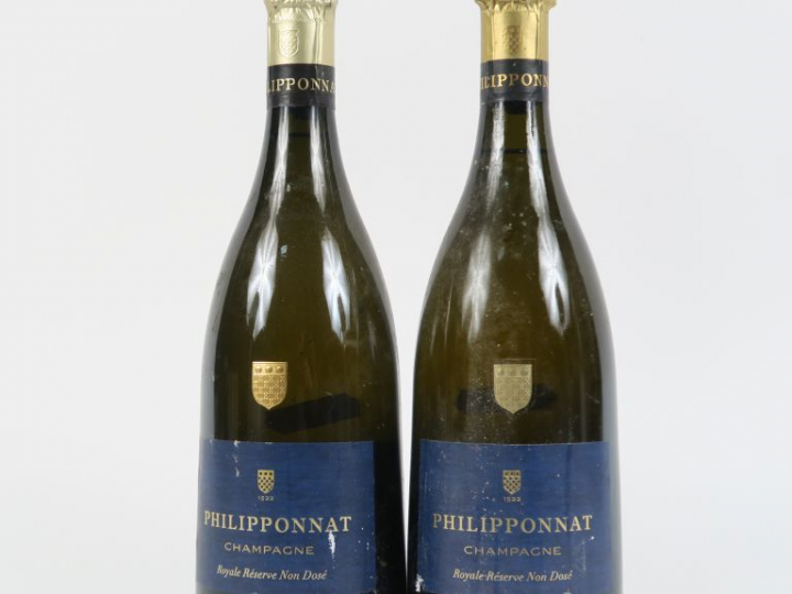 2 BOUTEILLES CHAMPAGNE PHILIPONNAT 'ROYALE RÉSERVE' - 2011 et 2014