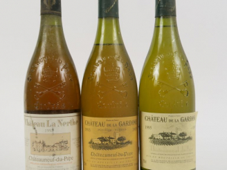 Vente aux enchères 3 BOUTEILLES CHATEAUNEUF DU PAPE BLANC : 1 CHÂTEAU LA NERTHE 1993 ELA/