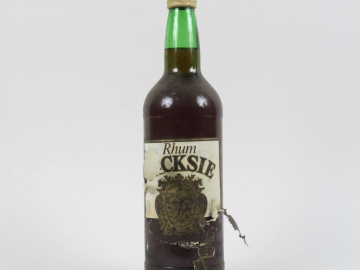 1 BOUTEILLE (1 L) RHUM JACKSIE - EA