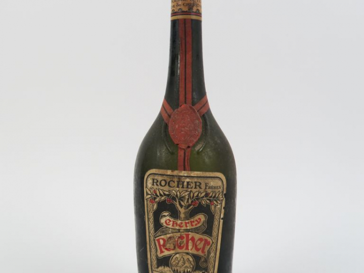 1 VIEILLE BOUTEILLE CHERRY ROCHER - NIVEAU BAS