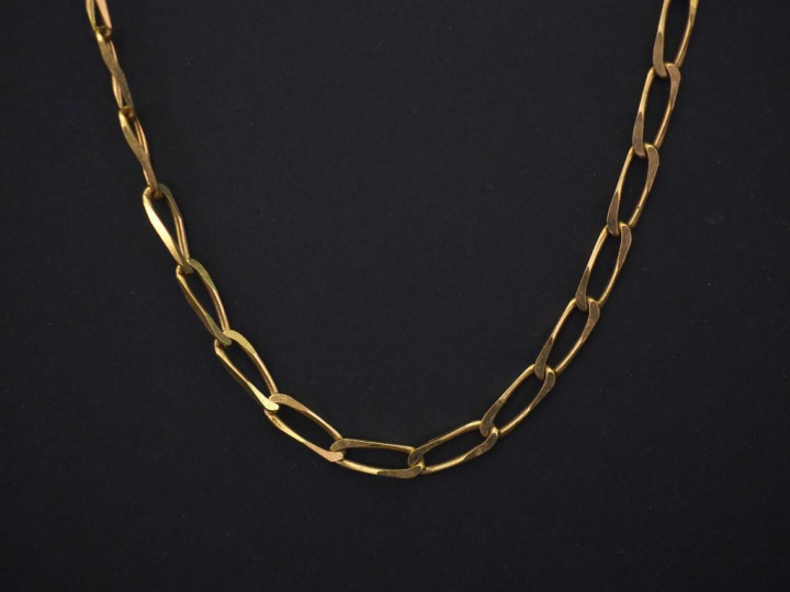 Chaine en or jaune, maille gourmette. Long. 50,5 cm  Poids. 15,55 g