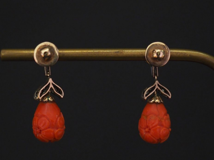 Paire de perce-oreilles Napoléon III en argent et vermeil, orné d'une 