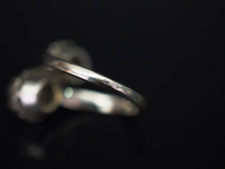 Bague dite "Toi   Moi" en platine et or blanc, sertie de deux diamants