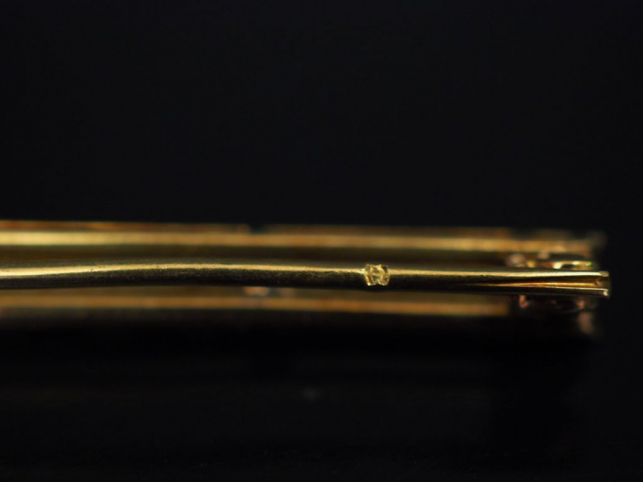 Broche barrette Napoléon III en or jaune, sertie de perles blanches et