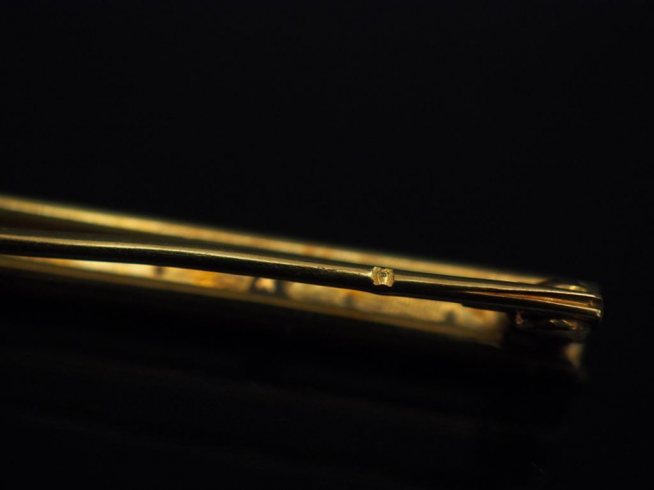 Broche barrette Napoléon III en or jaune, sertie de perles blanches et