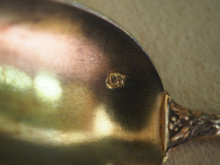 Petite tasse et sa sous-tasse Napoléon III en argent, poinçon Minerve,