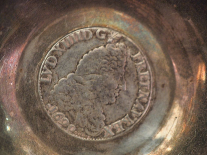 Ensemble comprenant :  - un petit vase de style Art Nouveau en argent,