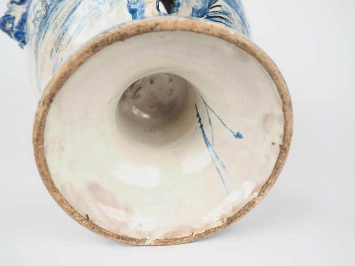 Fontaine XIXème en faïence italienne à décor en camaïeu bleu d'une scè