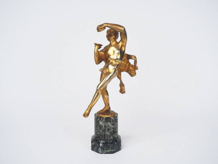 Elias ROBERT. "Danseur aux cymballes". Sujet en bronze doré sur un soc