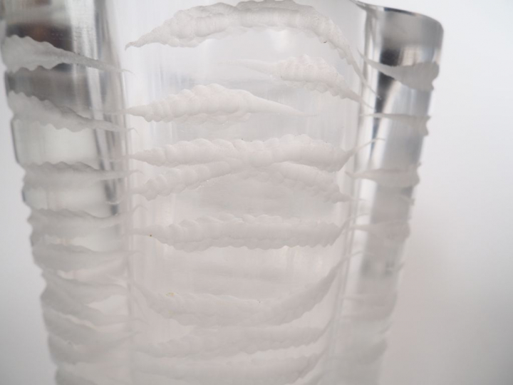 Marc LALIQUE. Vase en cristal poli de forme polylobée. H. 29,5 cm. (pe