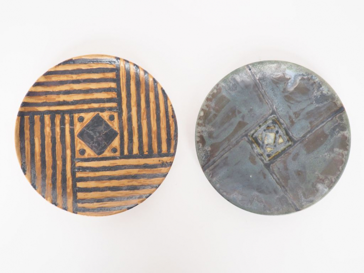 Charles GREBER. Deux coupes de style Art Déco en grès polychrome.  Sig