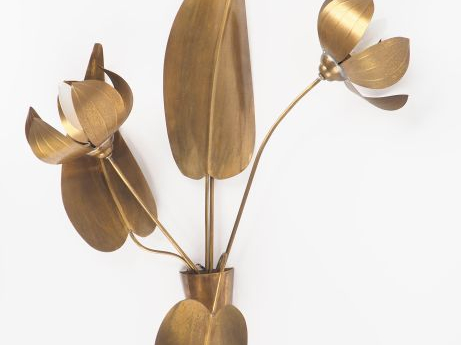 Applique murale XXème en laiton éclairant à trois lumières en forme de