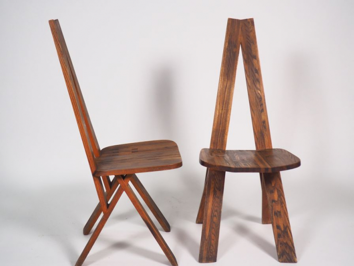 Pierre CHAPO. Paire de chaises S45 "Chlacc" en orme massif. Dim. 106 x