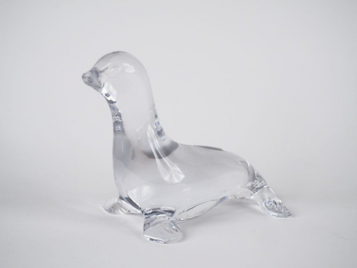 DAUM France. Sujet en cristal "Otarie". Signé. Dim. 12,5 x 15 cm.