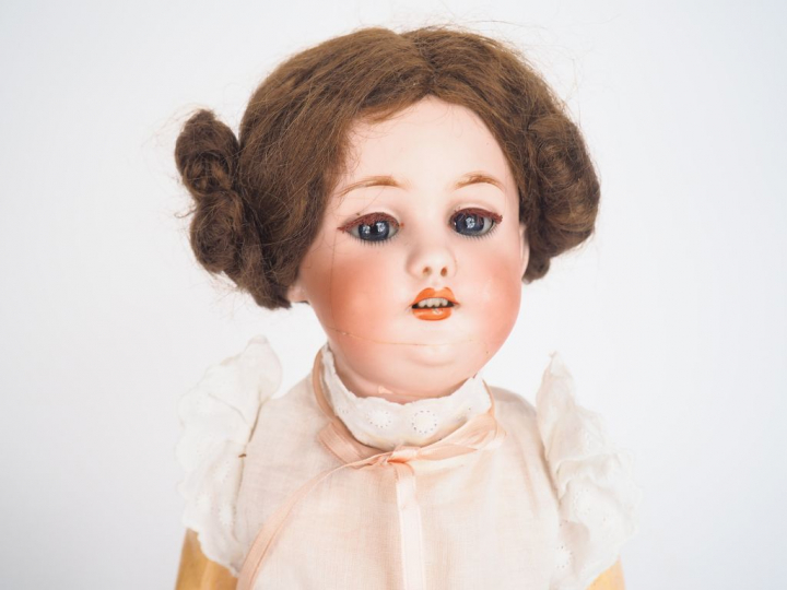 Poupée mécanique marcheuse Roullet Decamps fonctionnant avec clef, têt