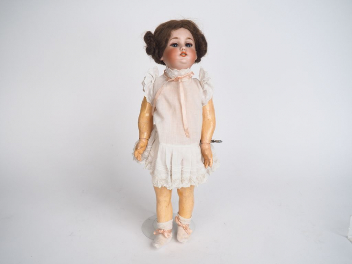 Poupée mécanique marcheuse Roullet Decamps fonctionnant avec clef, têt