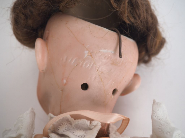 Poupée mécanique marcheuse Roullet Decamps fonctionnant avec clef, têt