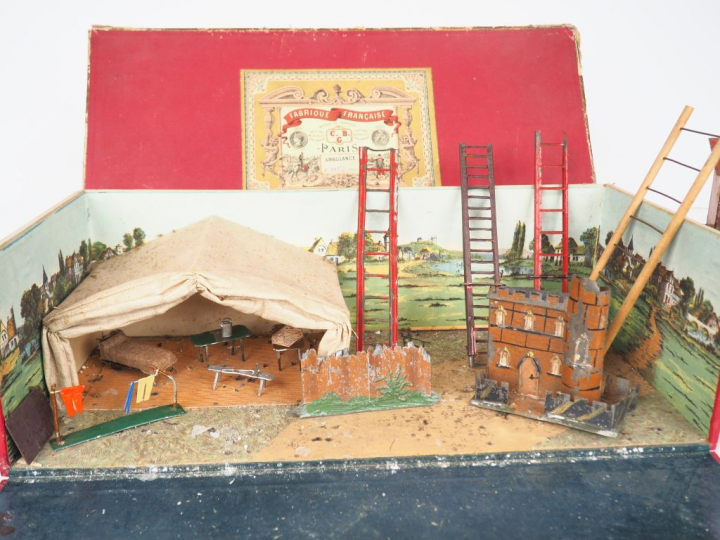CBG PARIS. Circa fin XIXème réf : 345/1 AMBULANCE coffret défraichi co