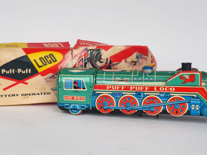 PUFPUFF LOCO Battery Operated mystery action. Made in China en boite.