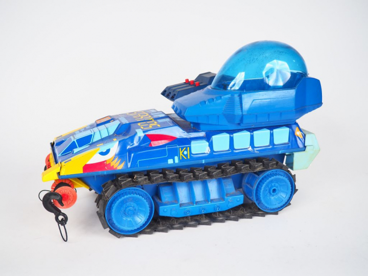 Groupe Action JOE véhicule tout terrain stratos électrique 1975. (sale