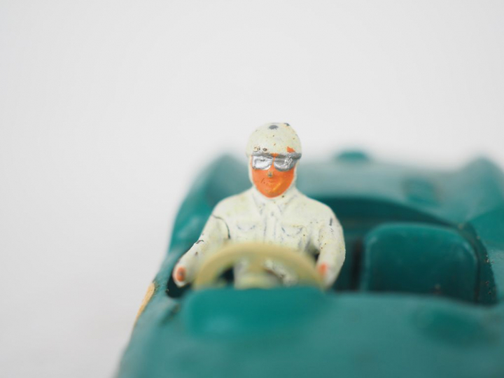 Aston Martin DB 3 sport référence 506 corrosion et rouille boîte bel é