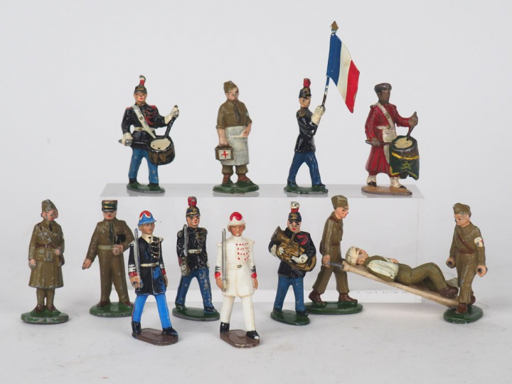 QUIRALU. Lot comprenant figurines militaires en aluminium dont Blancar