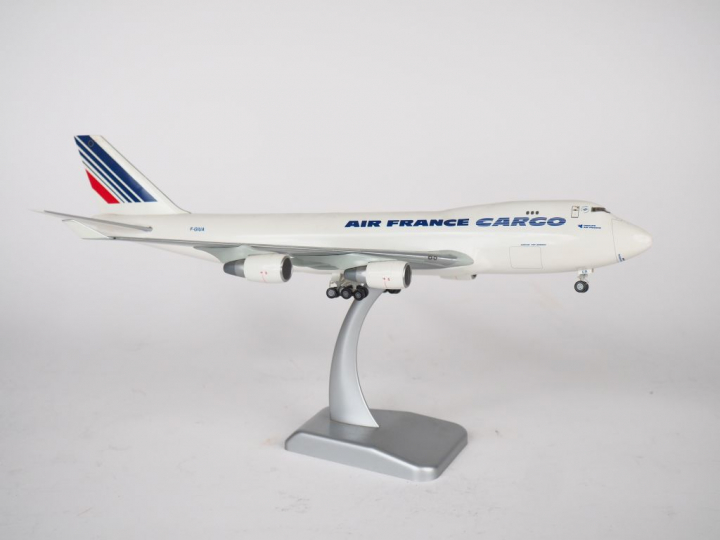 Air France cargo maquette en plastique sur pied marque Hogan.  Dim. 32