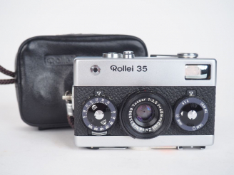 Vente aux enchères ROLLEI 35 avec sa housse.