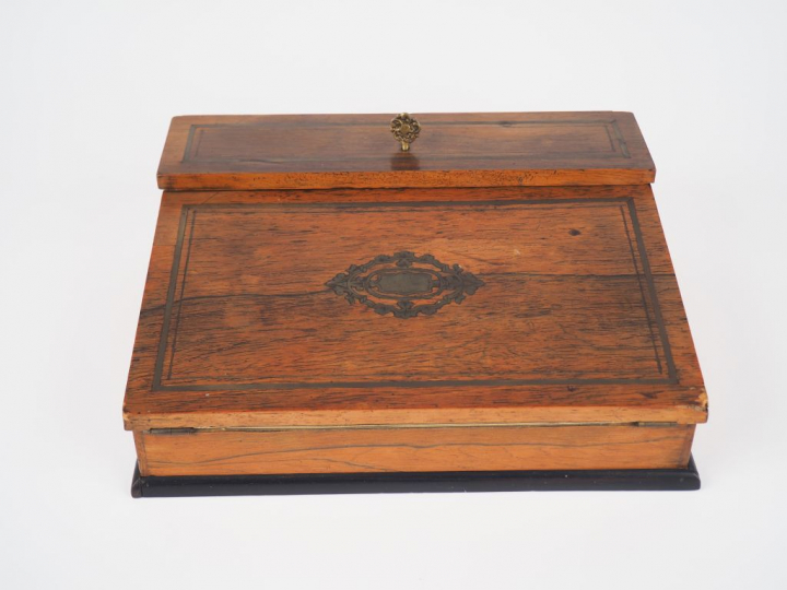 Ecritoire de voyage Napoléon III en palissandre et marqueterie de lait