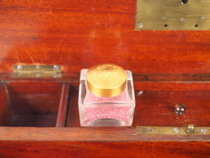 Ecritoire de voyage Napoléon III en palissandre et marqueterie de lait