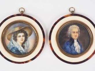 Vente aux enchères Paire de miniatures de style Louis XVI "Portrait de Monsieur et de Mad