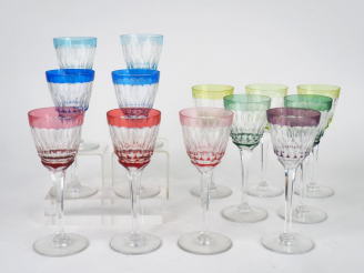 Vente aux enchères Partie de service de verres à vin du Rhin en cristal bicolore comprena