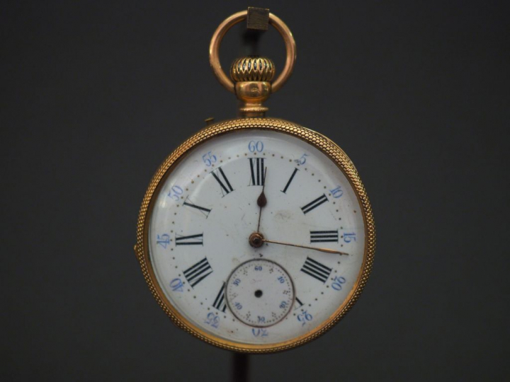 Montre de gousset en or jaune. Cadran émaillé à chiffres romains pour 
