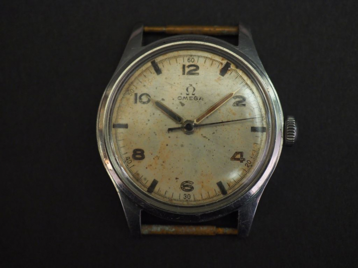 OMEGA Montre en acier. Cadran rond à chiffres arabes et index bâton po