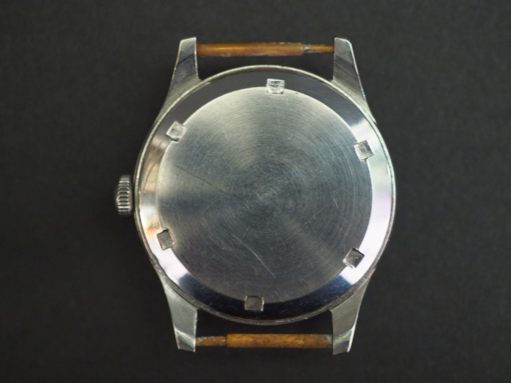 OMEGA Montre en acier. Cadran rond à chiffres arabes et index bâton po