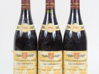 Vente aux enchères 3 BOUTEILLES NUITS ST GEORGES 1er CRU 'LES CHAIGNOTS' DOMAINE ROBERT C