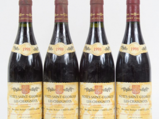 Vente aux enchères 4 BOUTEILLES NUITS ST GEORGES 1er CRU 'LES CHAIGNOTS' DOMAINE ROBERT C