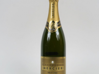 Vente aux enchères 1 BOUTEILLE CHAMPAGNE MERCIER 'BRUT' - 1988 - COFFRET