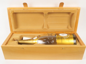 Vente aux enchères 1 COFFRET (VIDE) MATHUSALEM CRISTAL ROEDERER - 2000