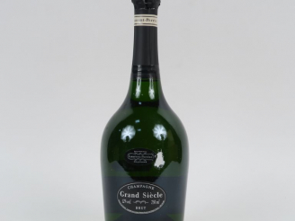 Vente aux enchères 1 BOUTEILLE CHAMPAGNE LAURENT PERRIER 'GRAND SIECLE' - COFFRET