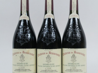 Vente aux enchères 3 BOUTEILLES CHÂTEAUNEUF DU PAPE CHÂTEAU DE BEAUCASTEL - 2005 - COFFRE