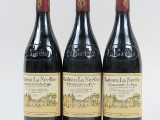 Vente aux enchères 3 BOUTEILLES CHÂTEAUNEUF DU PAPE 'CUVÉE DES CADETTES' CHÂTEAU DE LA NE