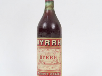 Vente aux enchères 1 TRÈS VIEILLE BOUTEILLE BYRRH - CAPS ÉTAIN/BOUCHON LIÈGE