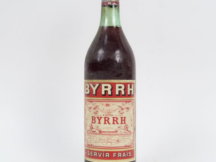 1 TRÈS VIEILLE BOUTEILLE BYRRH - CAPS ÉTAIN/BOUCHON LIÈGE