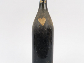 Vente aux enchères 1 TRÈS VIEILLE BOUTEILLE RHUM MARTINIQUE MISE PARTICULIÈRE - MISE : 18
