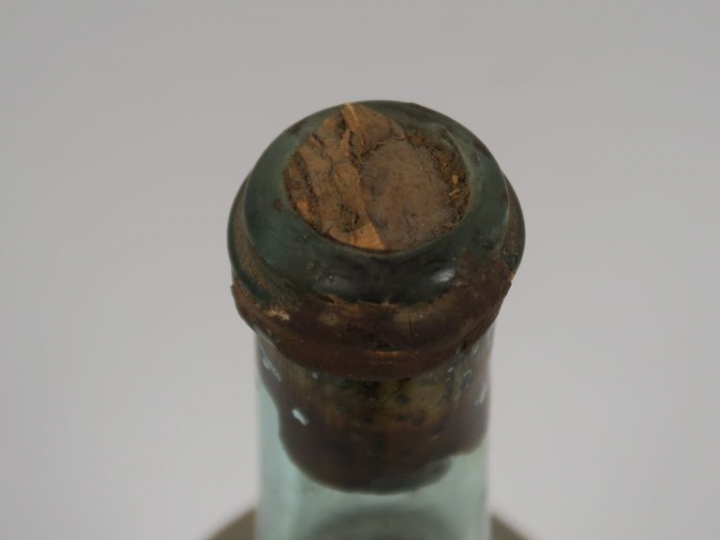 1 TRÈS VIEILLE BOUTEILLE RHUM MARTINIQUE MISE PARTICULIÈRE - MISE : 18