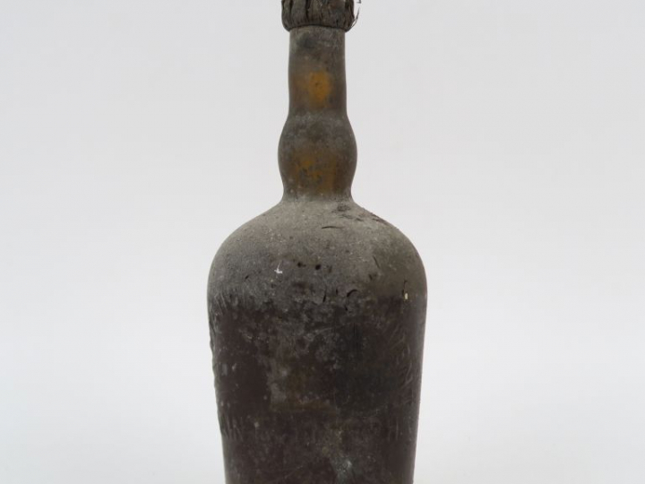 1 TRÈS VIEILLE BOUTEILLE RHUM ST JOSEPH - ETA/CAPS AB/BTS