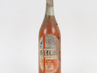 Vente aux enchères 1 VIEILLE BOUTEILLE RHUM VOLCAN - BS/EA