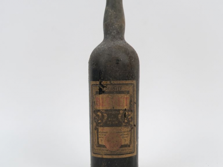 1 TRÈS VIEILLE BOUTEILLE APERITIF BISSET